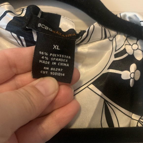 Black & White Floral wrap top - Picture 2 of 2